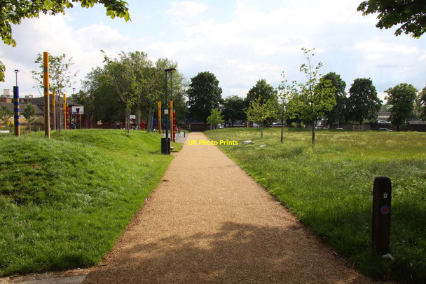 Photo 6"x4" The Thames Path through Pepys Park Deptford\/TQ3677 c2012