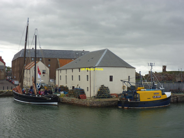 Photo 6"x4" Coastal East Lothian : Reaper and Spitfire at Cromwell Harbour, Dunbar Dunbar c2013