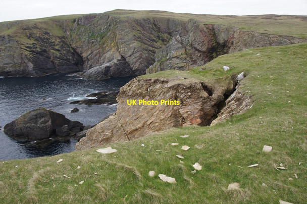 Photo 6"x4" Eroding cliff at Sheep Pund, Funzie Funzie c2013