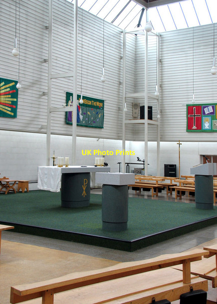 Photo 6"x4" St Joseph the Worker, Northolt - Altar Greenford\/TQ1382 c2005