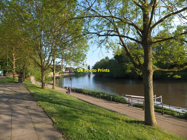 Photo 6"x4" River Severn at  Worcester Worcester c2013