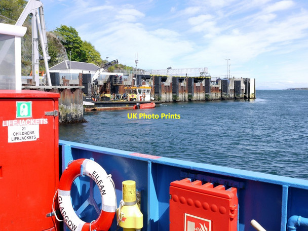 Photo 6"x4" Port Askaig Harbour from Jura Ferry Port Askaig\/Port Asgaig c2013