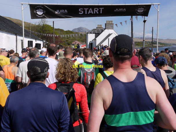 Photo 6"x4" Start line, Isle of Jura Fell Race 2013 Craigenhouses c2013 P1