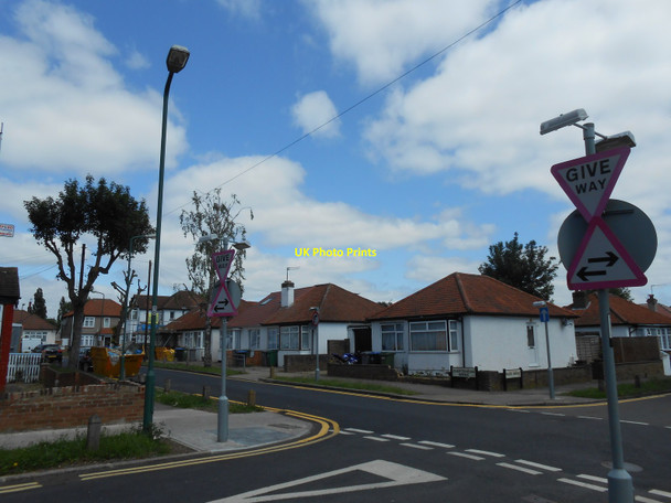 Photo 6"x4" Bungalows on Charterhouse Avenue Wembley c2013