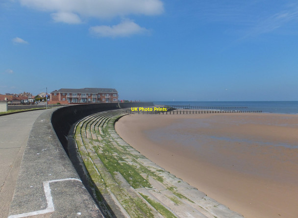 Photo 6"x4" Promenade and sea wall in Rhyl Rhyl c2013