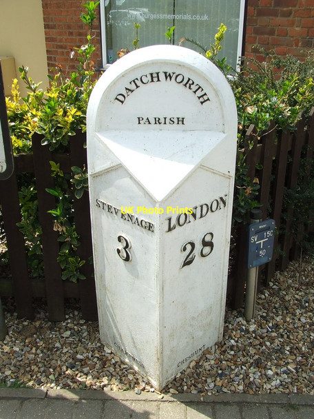 Photo 6"x4" Old Milepost Knebworth c2013
