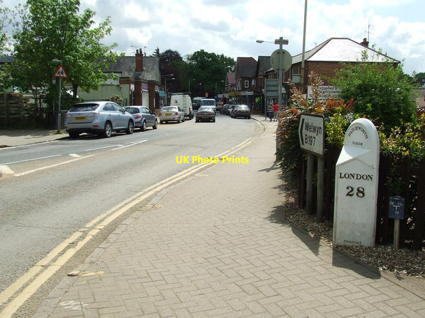 Photo 6"x4" Old Milepost Knebworth c2013 P1