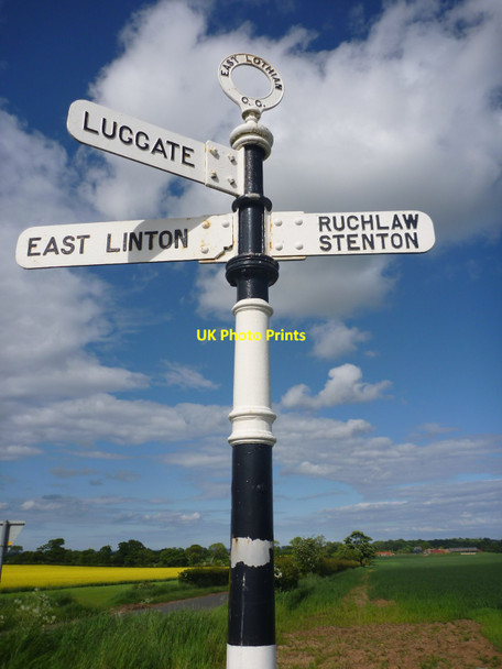 Photo 6"x4" East Lothian Landscape : Pointing The Way at Grangemuir Crossroads East Linton c2013