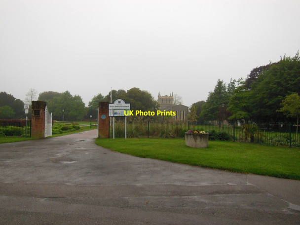 Photo 6"x4" The Priory Memorial Gardens, Royston Royston\/TL3541 c2013