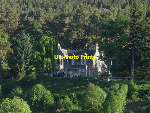 Photo 6"x4" House above the A86 Kingussie c2013