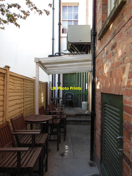 Photo 6"x4" The beer garden at the Old Crown public house Gloucester c2013