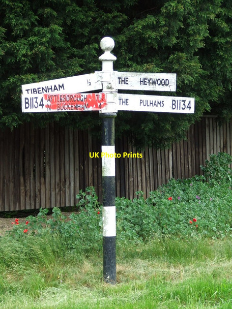 Photo 6"x4" Spray Painted Direction Sign Goose Green\/TM1187 c2013
