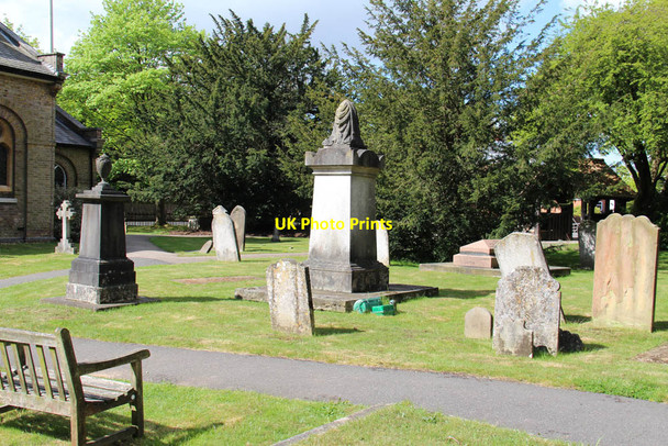Photo 6"x4" St Andrew, Totteridge - Churchyard Barnet c2013 P2