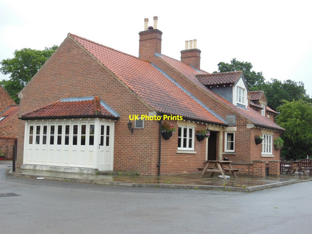Photo 6"x4" The Six Bells at Strensall Strensall c2013