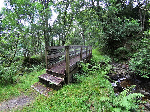 Photo 6"x4" Bridge over the Allt an Fhionn St Fillans c2008