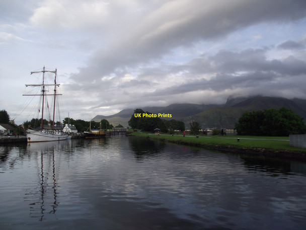 Photo 6"x4" Corpach Basin, Caledonian Canal Corpach\/A'Chorpaich c2012