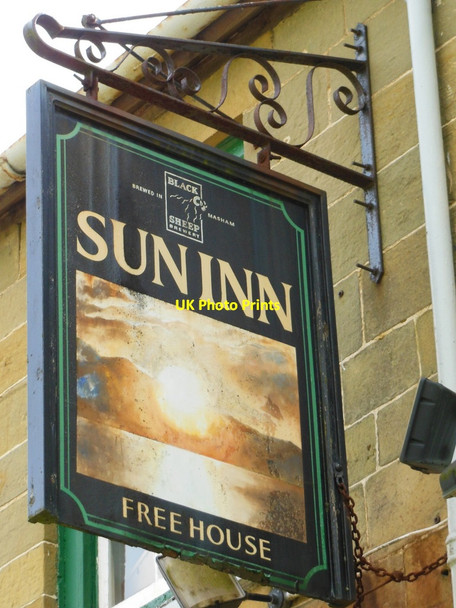 Photo 6"x4" The Sun Inn, Bilsdale on the B1257 Fangdale Beck c2013