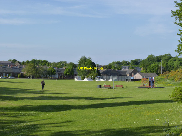 Photo 6"x4" Recreation ground, Winchburgh Faucheldean c2013