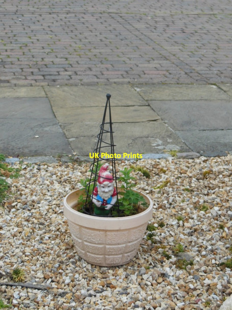 Photo 6"x4" One of the surviving gnomes at the Golden Jubilee Yarm c2013