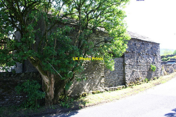 Photo 6"x4" Roadside barn at Archers Hall Sedbergh c2013