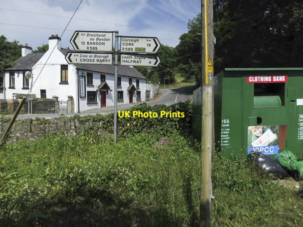 Photo 6"x4" Pub by the road Cross Barry c2013