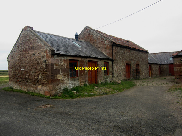Photo 6"x4" Stone farm building at White Damhead Farm Paxton c2013