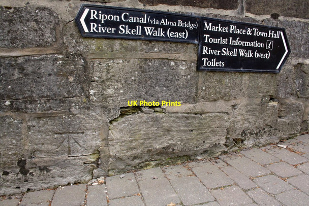 Photo 6"x4" Benchmark on wall of Low St Agnesgate Ripon c2013