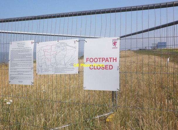 Photo 6"x4" Footpath closed! Burton\/ST1944 c2013