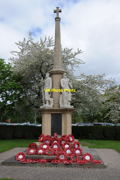 Photo 6"x4" War Memorial, Builth Wells Builth Wells\/Llanfair-Ym-Muallt c2013