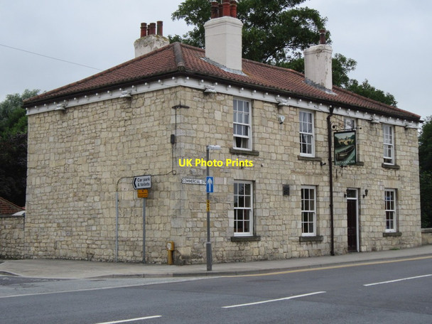 Photo 6"x4" The Britannia Inn on Commercial Street, Tadcaster Tadcaster c2013