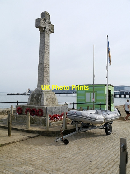 Photo 6"x4" Sandown War Memorial Sandown c2013