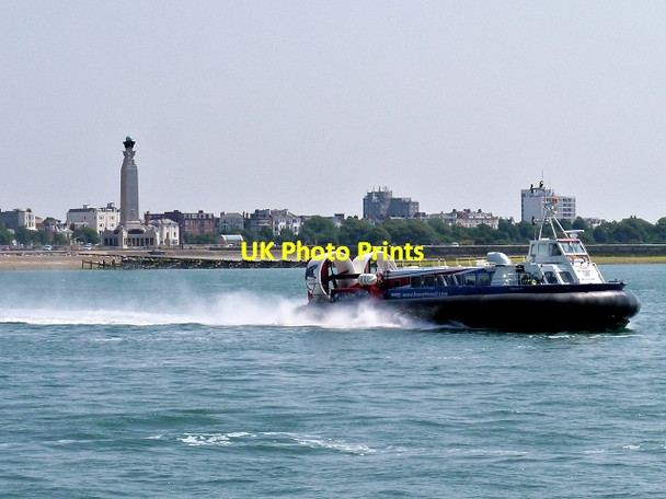 Photo 6"x4" Hovercraft in The Solent Old Portsmouth c2013