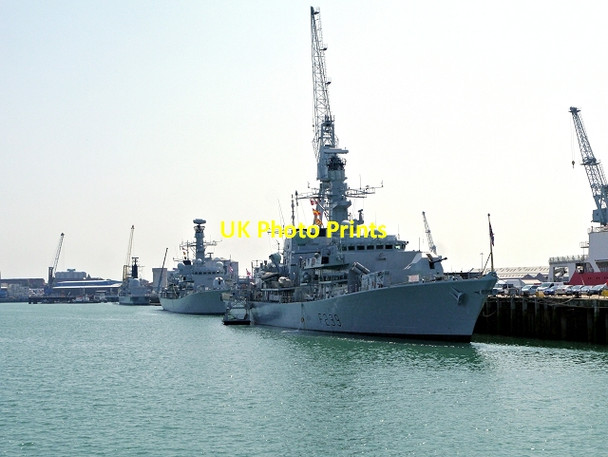 Photo 6"x4" Royal Navy Dockyard, HMS Richmond Portsmouth\/SU6501 c2013