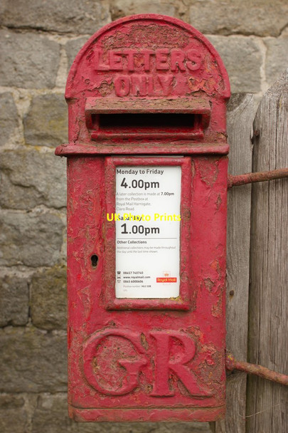 Photo 6"x4" George V Postbox, Corn Close Pateley Bridge c2013