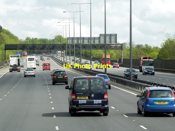 Photo 6"x4" Signal Gantry on the Southbound M40 Beaconsfield c2013