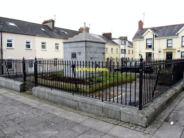 Photo 6"x4" The Fountain, Bessbrook Bessbrook c2012