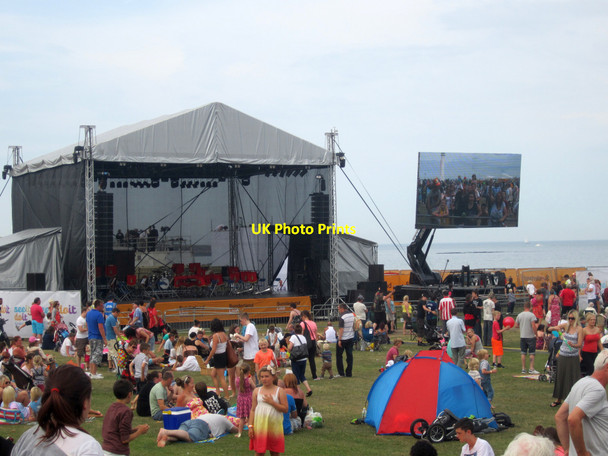 Photo 6"x4" Cliffe Park stage, Sunderland International Airshow Sunderland\/NZ3957 c2013
