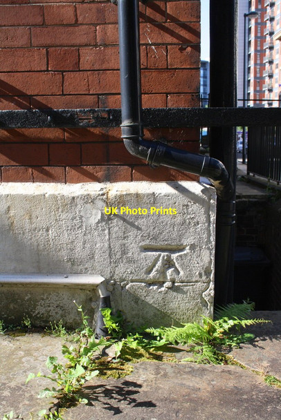 Photo 6"x4" Benchmark on #13 York Place Leeds\/SE3034 c2013