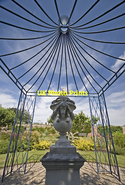 Photo 6"x4" Walled garden ornaments, Sledmere Sledmere c2013