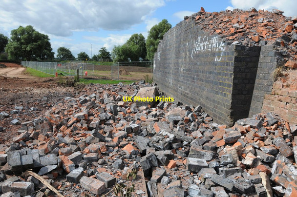 Photo 6"x4" The remains of a railway bridge parapet at Tewkesbury Tewkesbury c2013