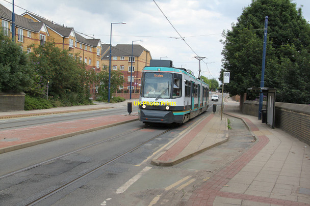 Photo 6"x4" Turnpike House bus stop Salford\/SJ8098 c2013