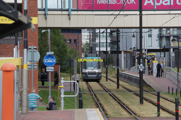 Photo 6"x4" Harbour City tram stop Salford\/SJ8098 c2013