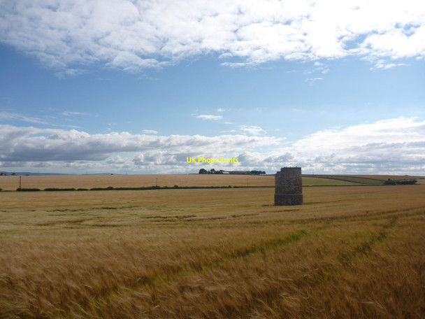 Photo 6"x4" East Lothian Landscape : The Heugh Doocot, near North Berwick North Berwick c2013
