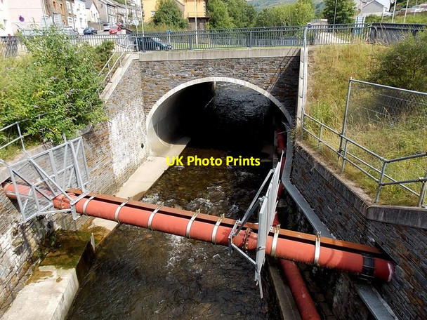 Photo 6"x4" Pipe bridge and road bridge, Pontygwaith Ferndale\/SS9996 c2013