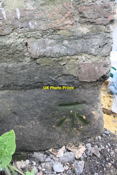 Photo 6"x4" Benchmark on wall of Lombards Wynd Richmond\/NZ1701 c2013