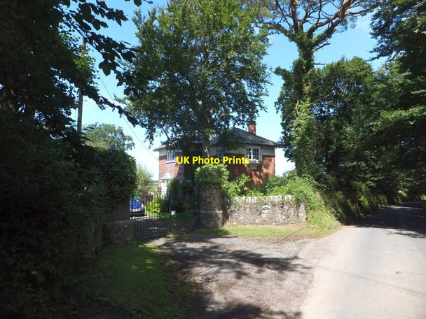 Photo 6"x4" Lodge and gate for Ashridge Court Ashridge Court c2013