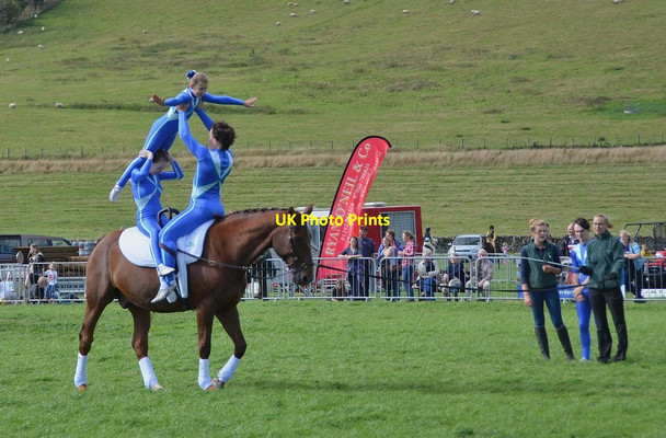 Photo 6"x4" Gymnastics on horseback, Peebles Show Cardrona c2013