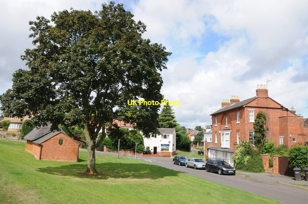 Photo 6"x4" Village green in Guilsborough Guilsborough c2013