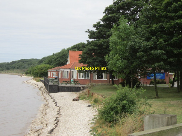 Photo 6"x4" The Country Park Inn, Hessle foreshore Hessle\/TA0326 c2013