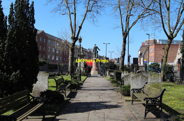 Photo 6"x4" St Mary & Holy Trinity, Bow Church - Churchyard Bow\/TQ3682 c2013
